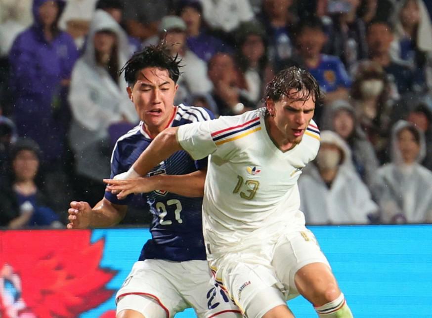 提前返回瓦伦西亚，佐藤龙之介：森保一让我向俱乐部证明自己
